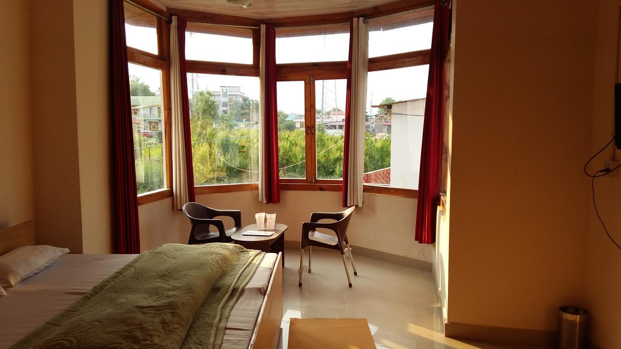 The Tara Villa Shamshi Exteriör bild