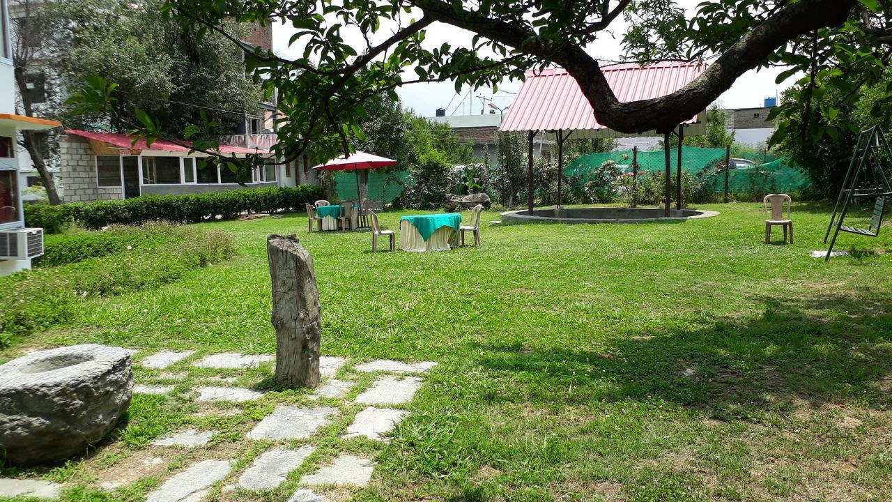 The Tara Villa Shamshi Exteriör bild